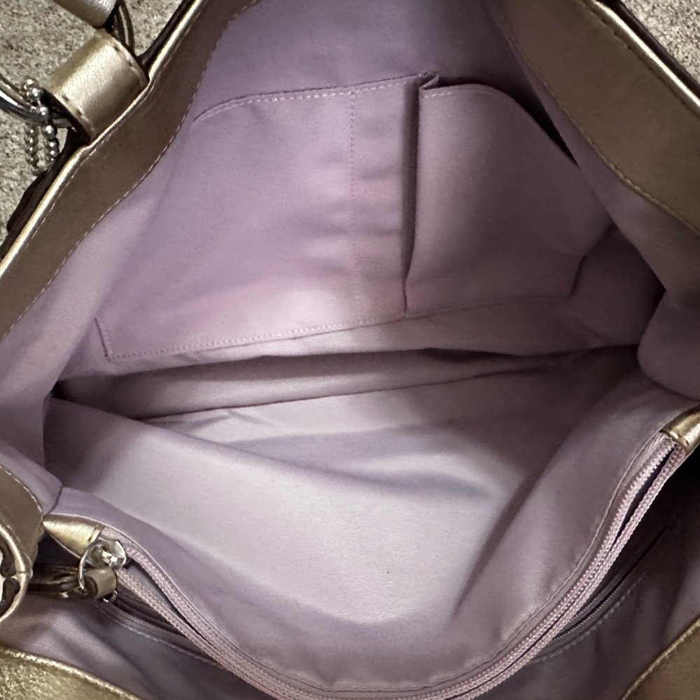 Coach | Soho East West Leather Shoulder Bag White/Gold – Style M1159-F18751 - Picture 7 of 16